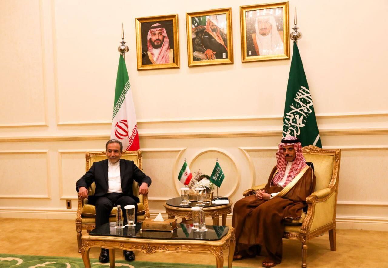 İran ve Suudi Arabistan Dışişleri Bakanları Cidde'de görüştü