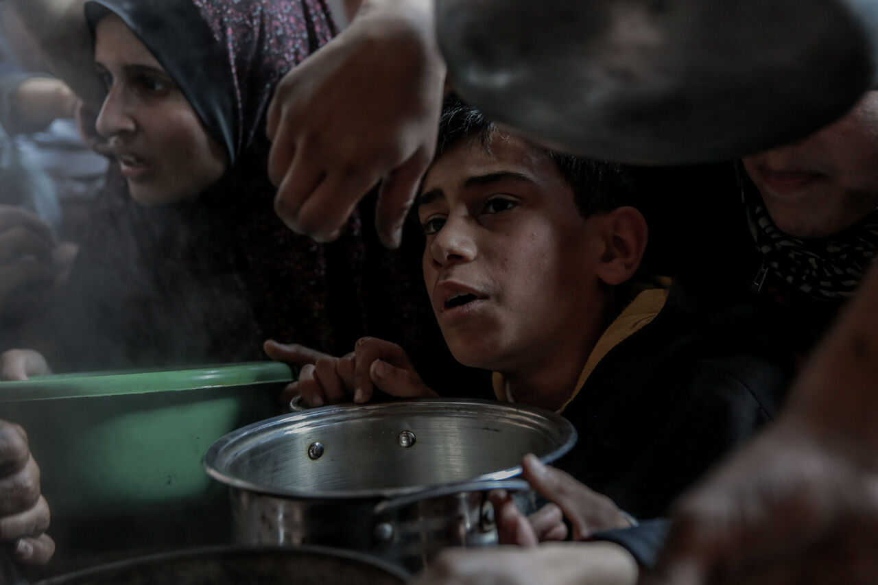 Gazze hâlâ İsrail rejiminin ateşi ltında / Abluka devam ediyor, halk açlıkla karşı karşıya